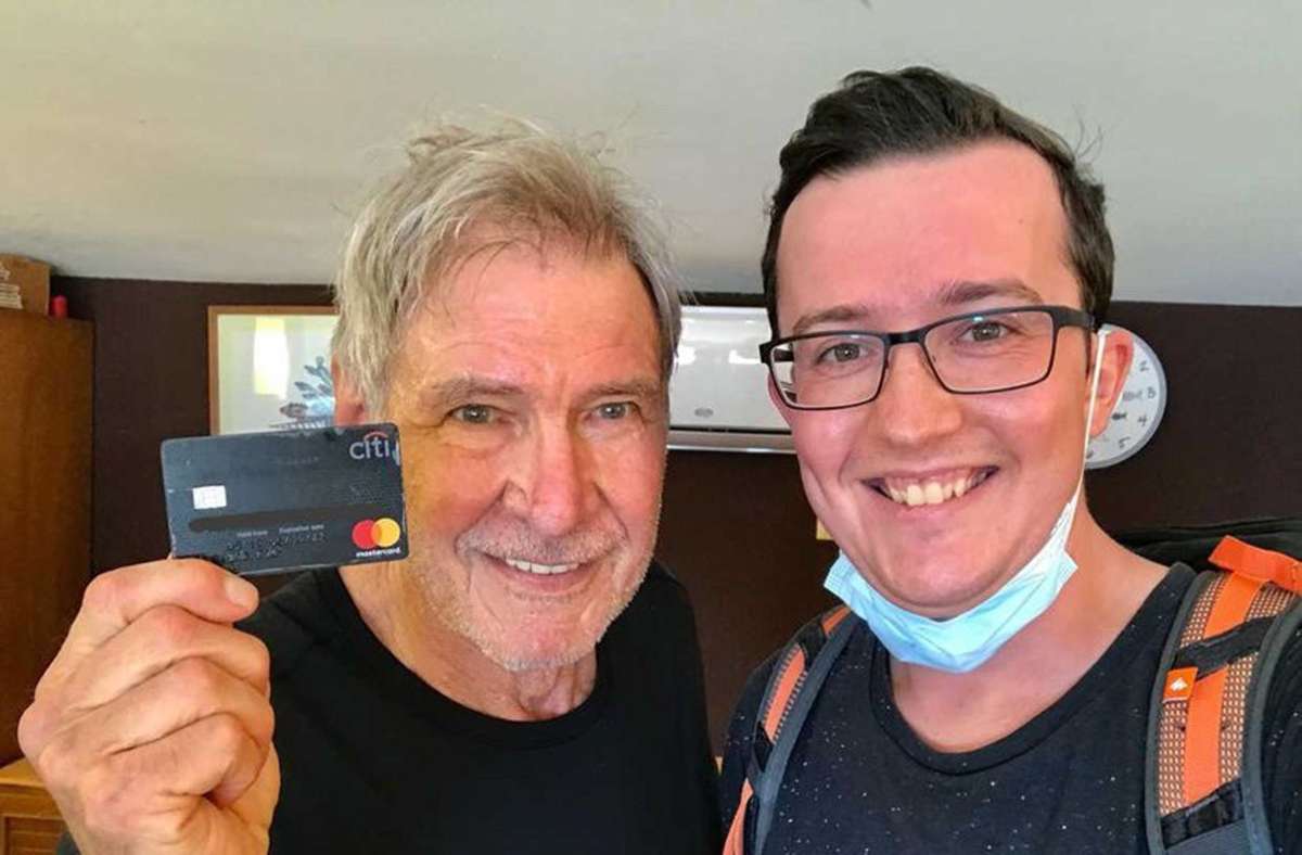 Im Urlaub auf Sizilien: Stuttgarter findet Kreditkarte von Harrison Ford am Strand