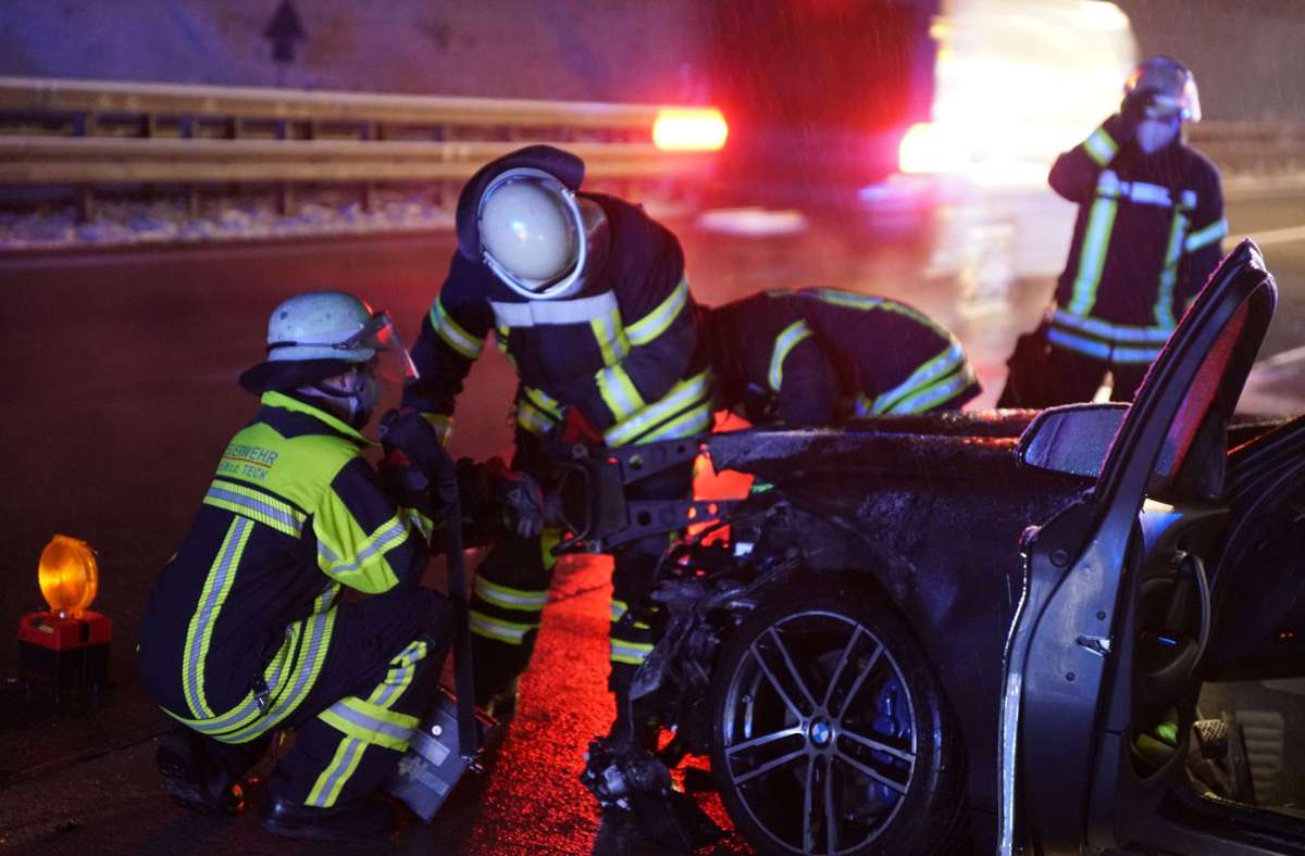 Unfall auf A8 bei Weilheim : Auto kracht in Unfallstelle – fast 50.000 Euro Schaden