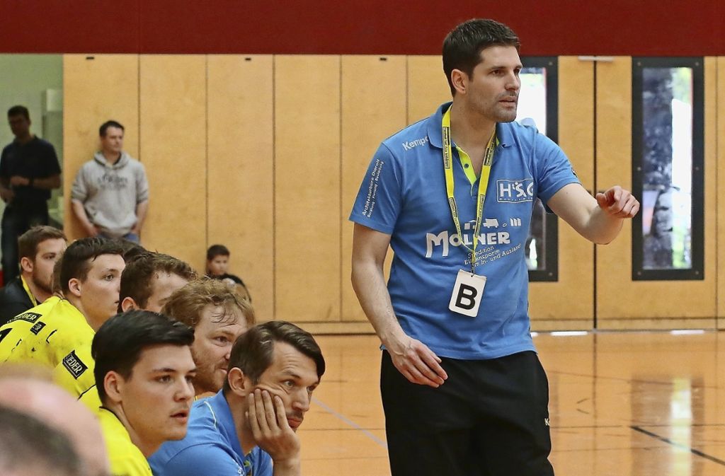 Nicht nur bei den Nellinger Bundesliga-Handballerinnen wechselte der Trainer: Trainerwechsel im Kreis