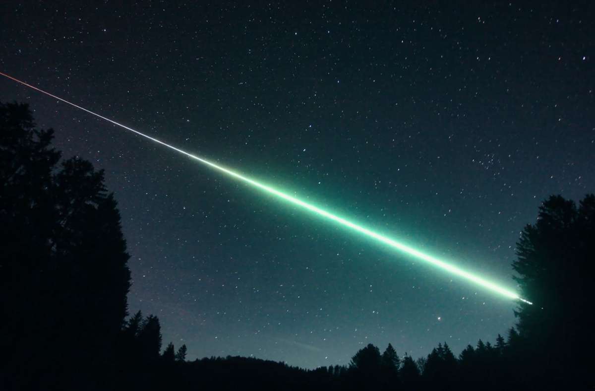 Meteor über Stuttgart: Lichtspektakel am Donnerstagmorgen: Feuerball stürzt auf die Erde