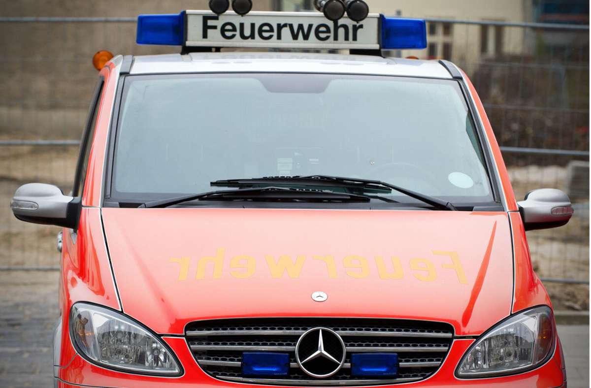 Feuer im Kreis Reutlingen: Scheunenbrand geht auf Wohnhäuser über -  Hoher Schaden