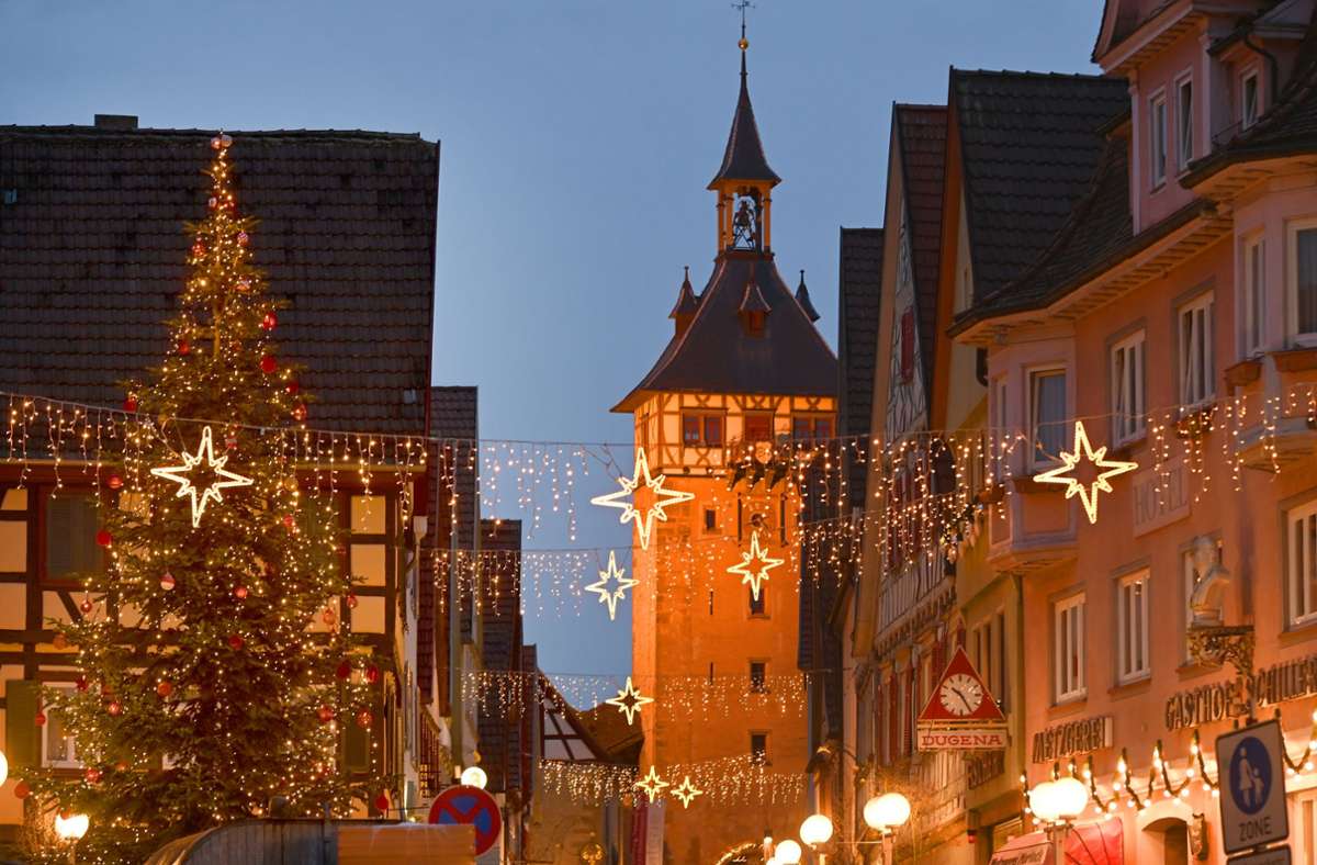 Eine opulente Weihnachtsbeleuchtung in der Marktstraße wird es dieses Jahr wohl eher nicht geben. Foto: Archiv (Werner Kuhnle)