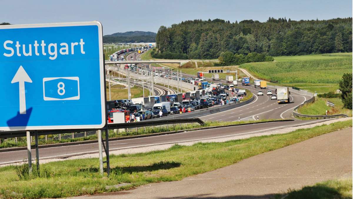 Autobahn in  Richtung Stuttgart gesperrt: ADAC warnt vor Staus rund um die A 8 am Wochenende
