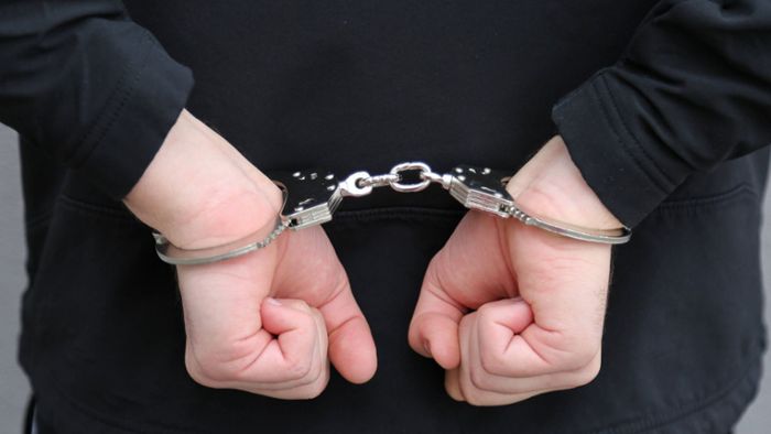Polizei schnappt Tatverdächtigen nach Gulli-Überfall auf Juwelier