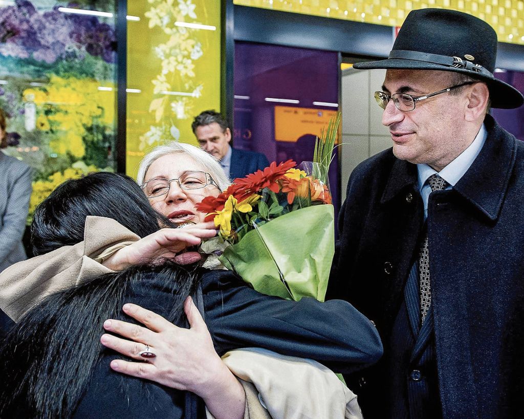 AMSTERDAM/ESSLINGEN:  Aserbaidschanische Menschenrechtsaktivistin und ihr Mann dürfen zu ihrer Tochter in die Niederlande ausreisen: Haecker-Preisträgerin Leyla Yunus ist in Sicherheit