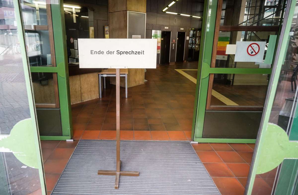 Stuttgarter Taskforce macht Druck: Jetzt schon  30 Notmaßnahmen für die überforderten Bürgerbüros