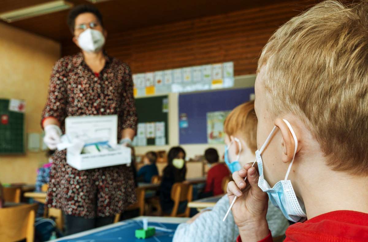 Coronavirus in Baden-Württemberg: Land plant Testpflicht an Schulen