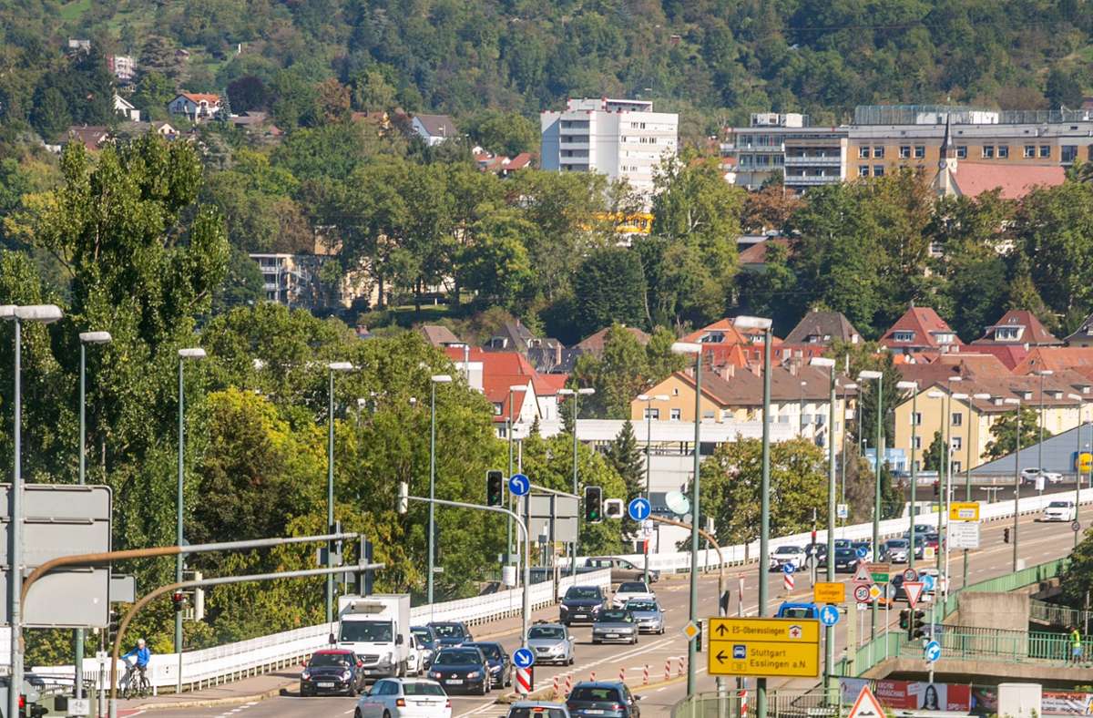Esslingen: Adenauerbrücke wird notdürftig geflickt