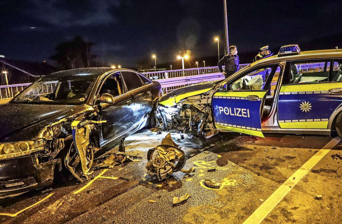 Unfall mit Polizeiauto: Streifenwagen war wohl mit überhöhter Geschwindigkeit unterwegs
