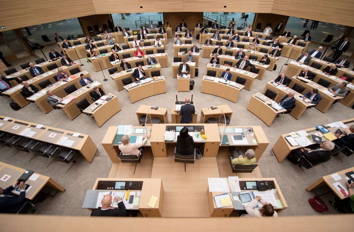 Baden-Württemberg: Landtag wählt nach langem Streit Vertreter für SWR-Rundfunkrat