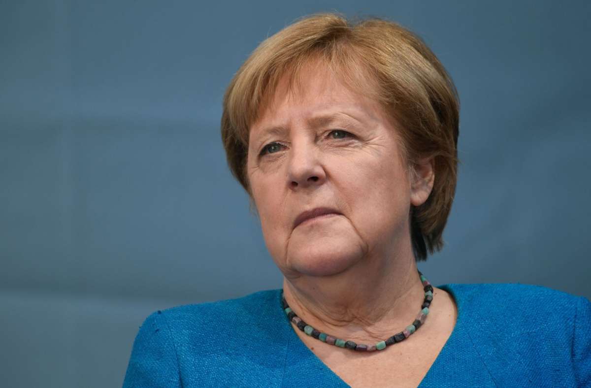 Ehemalige Kanzlerin zum russischen Angriff: Merkel: Putin schnell Einhalt gebieten