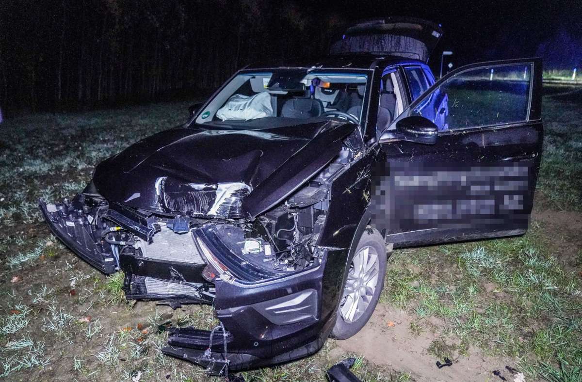 Unfall in Hochdorf: Autofahrerin kommt von Fahrbahn ab und  fährt gegen Verkehrsschild