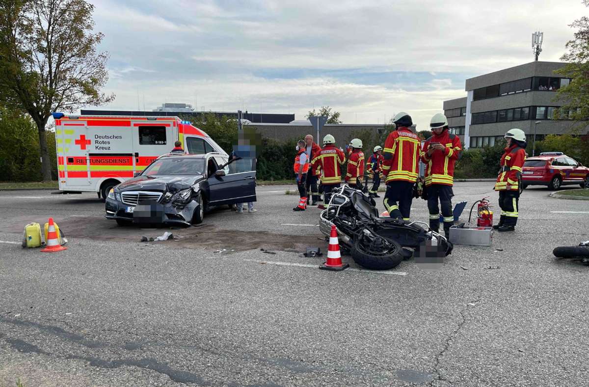 Leinfelden-Echterdingen: Zwei Verletzte wegen missachteter Vorfahrt
