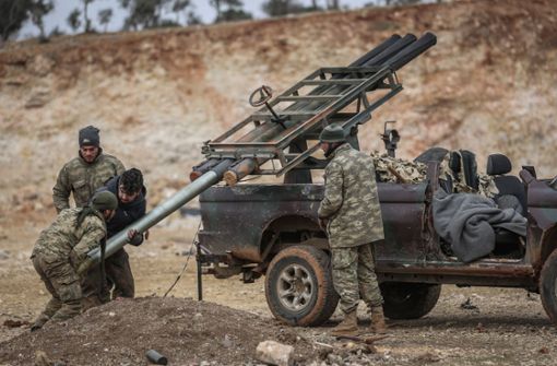 Syrische Soldaten im Einsatz – darunter sind viele Wehrpflichtige. Foto: dpa/Anas Alkharboutli