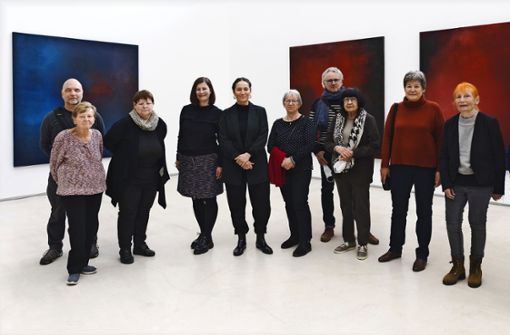 Das ehrenamtliche Team der Städtischen Galerie in Ostfildern vermittelt einem breiten Publikum abstrakte Kunst. Foto: Jürgen Bubeck