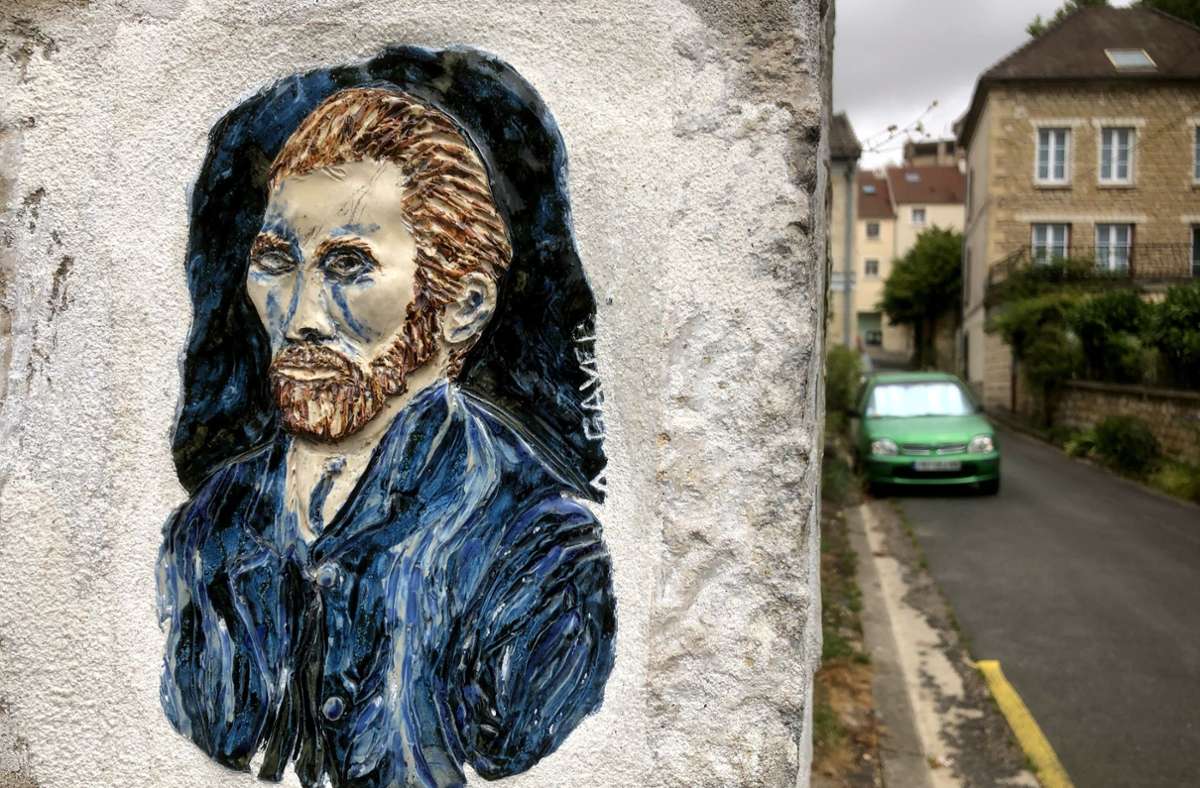 Eine kleine Keramiktafel erinnert an einer Straßenecke in Auvers-sur-Oise an den Künstler Vincent van Gogh. In der kleinen französischen Stadt wurde nun der Ort entdeckt, wo er sein letztes Bild malte.