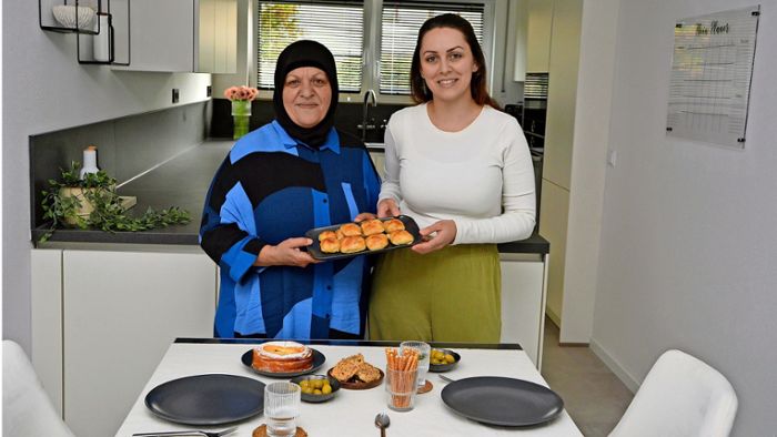 Mutter und Tochter mit türkischen Gerichten auf Instagram