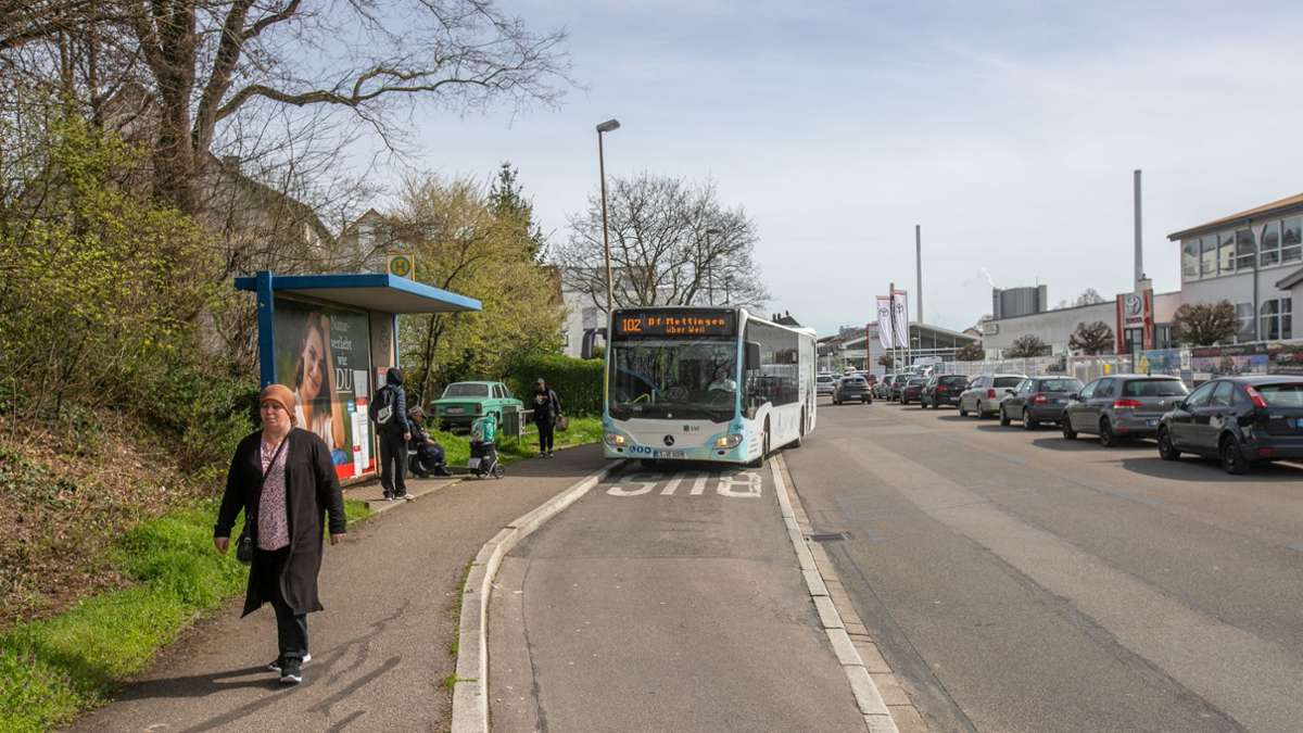 Pläne in Esslingen: Fußgängerampel an der  Hauptstraße in Zell soll verschwinden