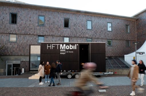 Selbst gebaut von Studierenden: das HFT-Mobil als rollender Kreativraum Foto: Hochschule für Technik/Hochschule für Technik