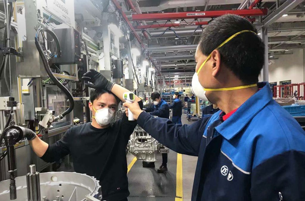 Firmen stellen Produktion um: Atemschutzmasken made by ZF