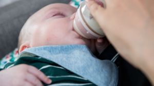 Flaschen-Babys nehmen täglich ein bis zwei Millionen Mikropartikel auf