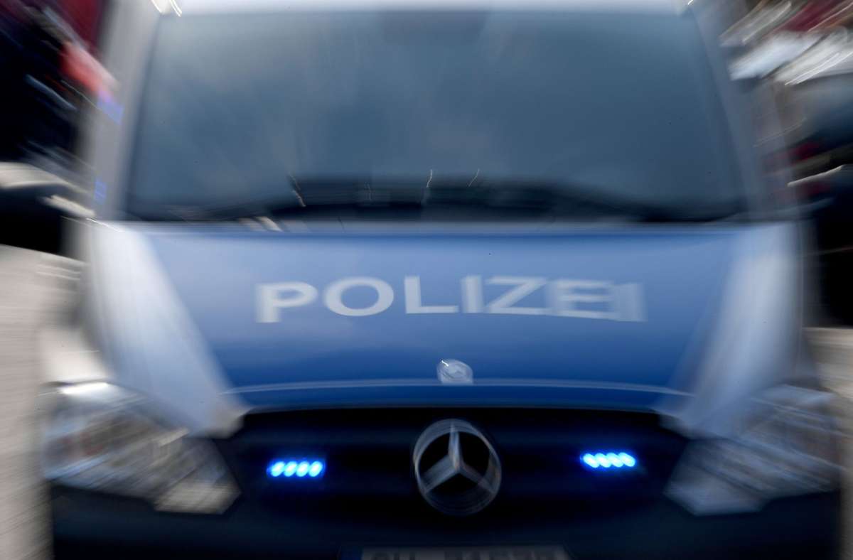 An der Haustür von 79-jährigem Stuttgarter: Falsche Staatsanwälte erbeuten mehrere tausend Euro