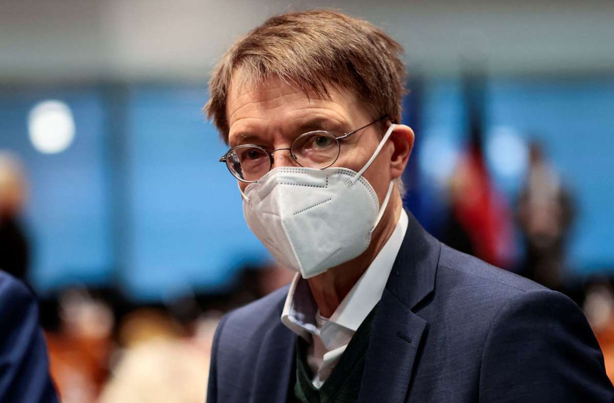 Coronavirus in Deutschland: Karl Lauterbach plädiert für Maskenpflicht im Supermarkt