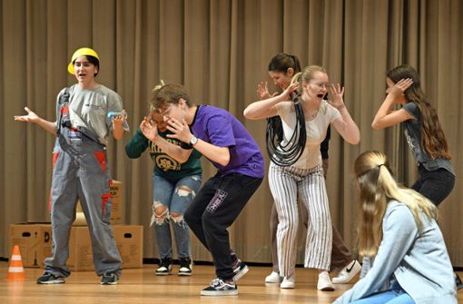 Bald wird’s ernst: In der  Gemeindehalle proben  die  Star Kids und Star Teens der Concordia Deizisau eifrig für das Musical „Der Kleine Tag“. Foto: /Andreas Kaier