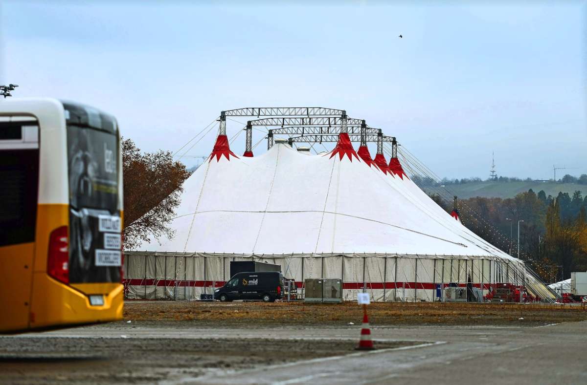 Weltweihnachtscircus in Stuttgart: Das Zelt steht – doch wird es auch bespielt?