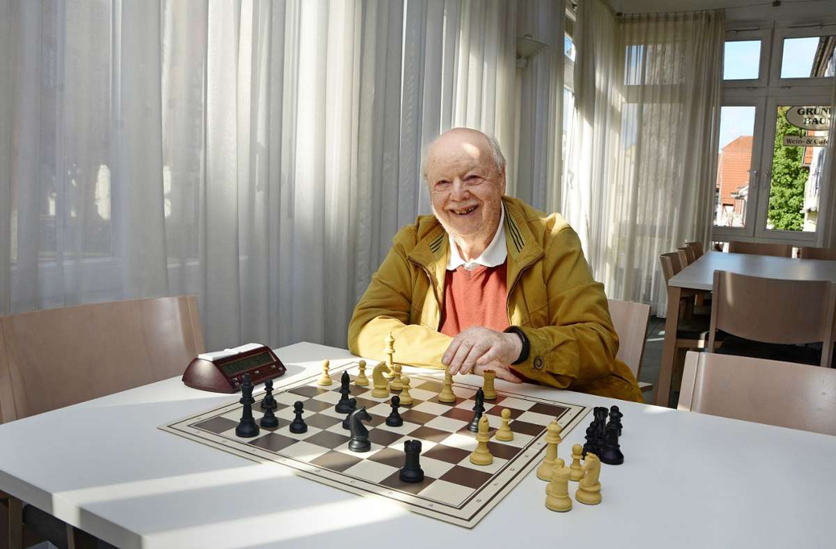 Schachfreunde feiern 75-Jähriges „Ich liebe diese Komplexität von Schach“ - Plochingen