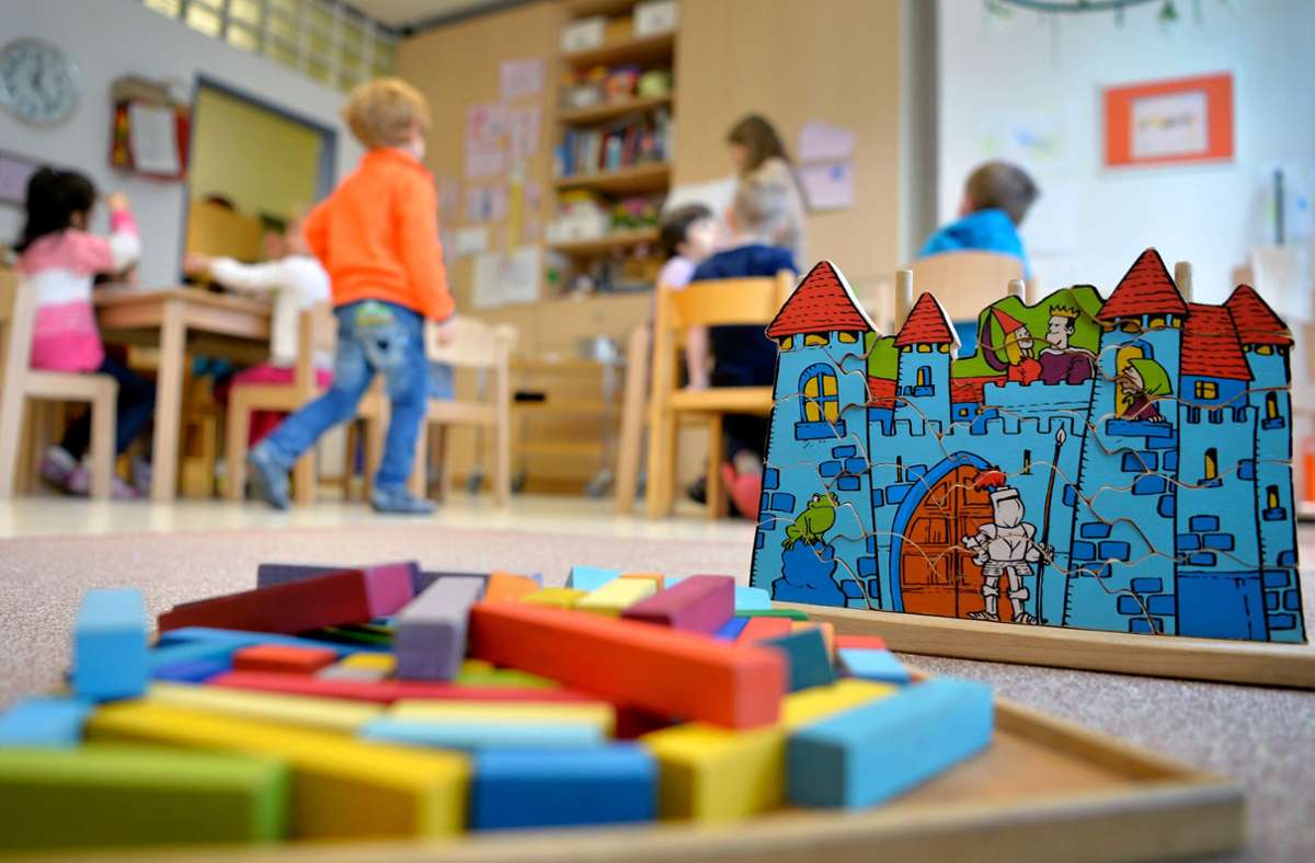 Bei der frühkindlichen Bildung gibt es  ein wachsendes  Problem –  auch im Kreis Esslingen. Foto: dpa/Monika Skolimowska