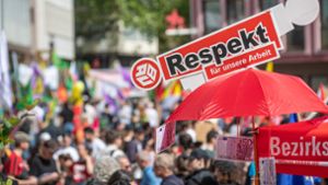 Nach Krawallen in Stuttgart: Demonstranten und Polizei beschuldigen sich  gegenseitig