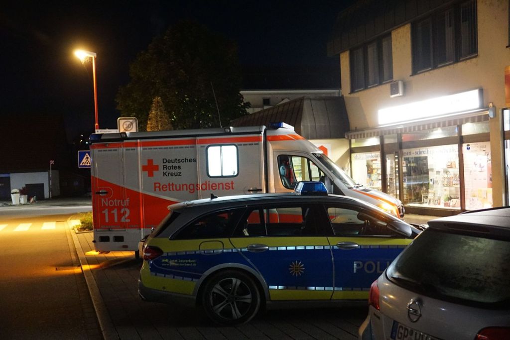 In Uhingen kam es Freitagnacht zu einem Überfall auf einen Supermarkt, bei dem eine angestellte verletzt wurde.
