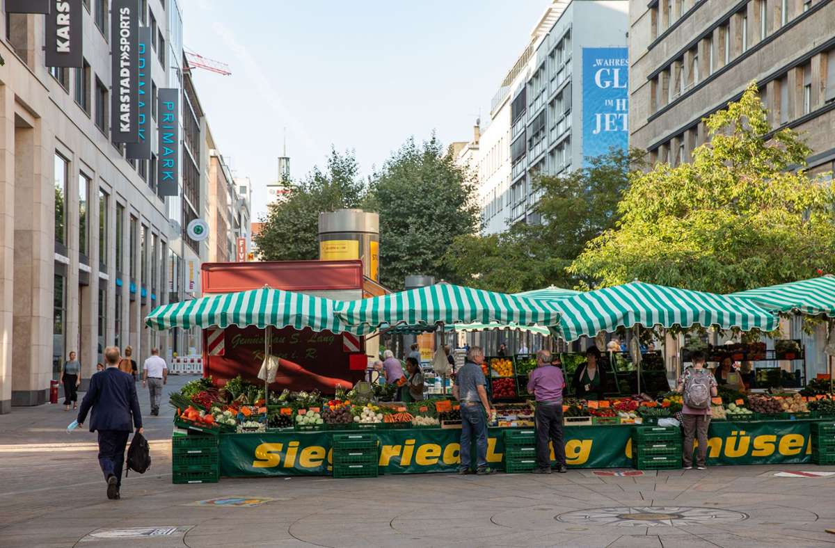 Wochenmarkt in Stuttgart zieht um: Das sagen Kunden und Händler