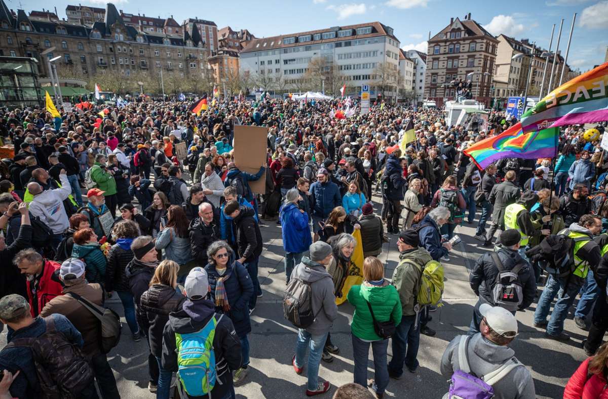 „Querdenker“-Demo in Stuttgart: OB Nopper verteidigt Erlaubnis für Protest