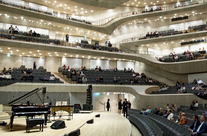 Elbphilharmonie spielt wieder: Applaus fürs erste Konzert seit fünf Monaten