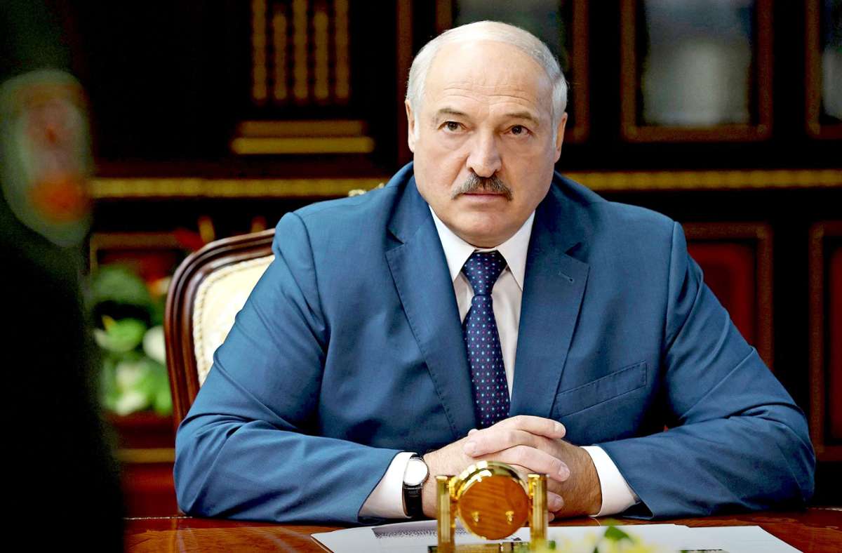 Ein Jahr nach der Wahl in Belarus: Ist Lukaschenko der neue Stalin?