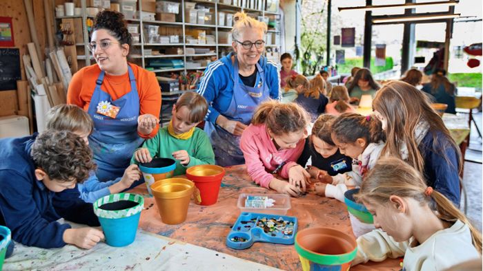 Kreatives Angebot für Kinder in Ostfildern: Farbenspiele in der Kinderaktivwerkstatt