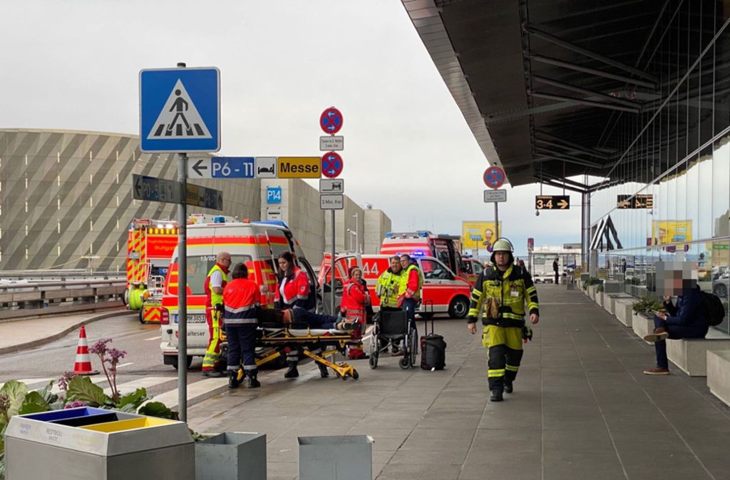 Feuerwehreinsatz am Flughafen Stuttgart: Stechend riechende Flüssigkeit sorgt für Aufregung