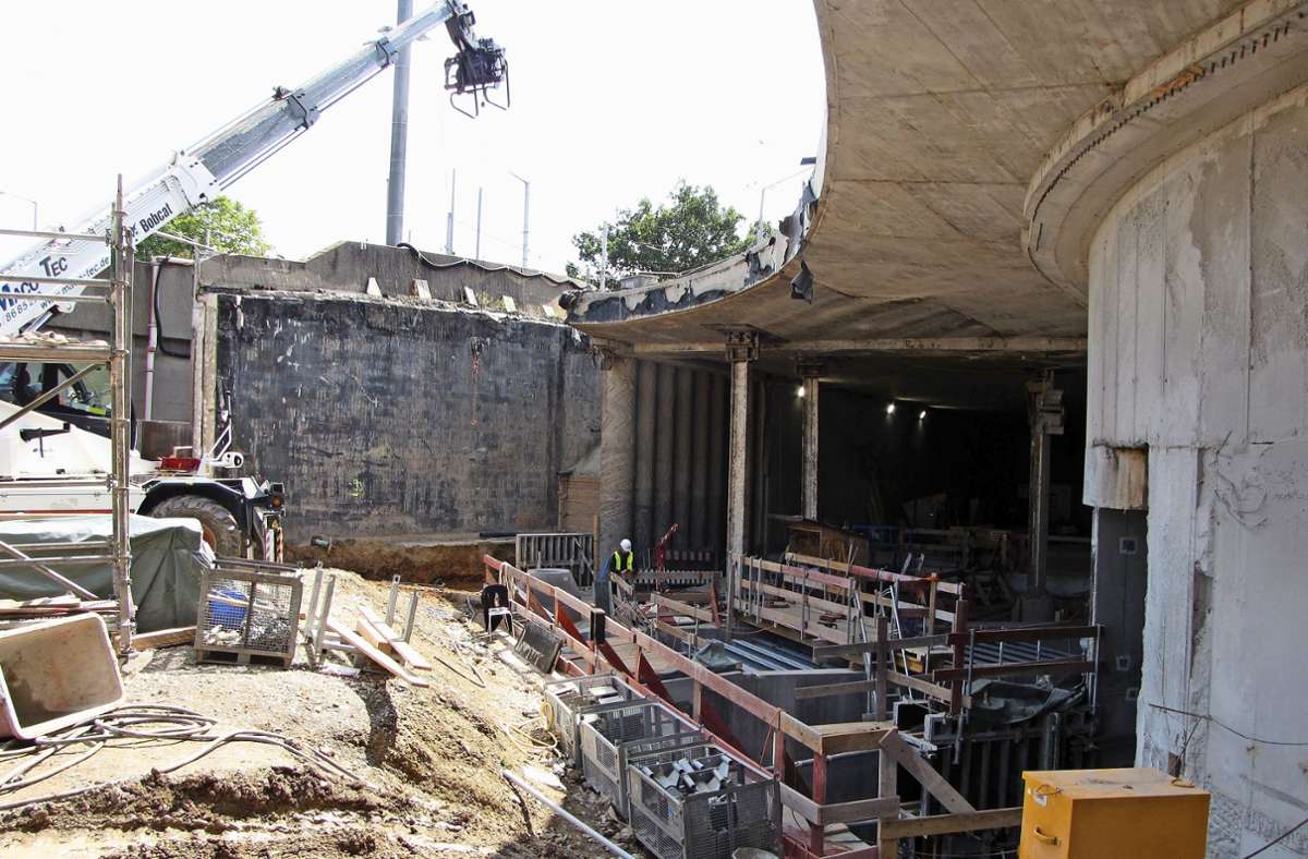 Die dritte Röhre wird an den bereits nutzbaren Kurztunnel angeschlossen.