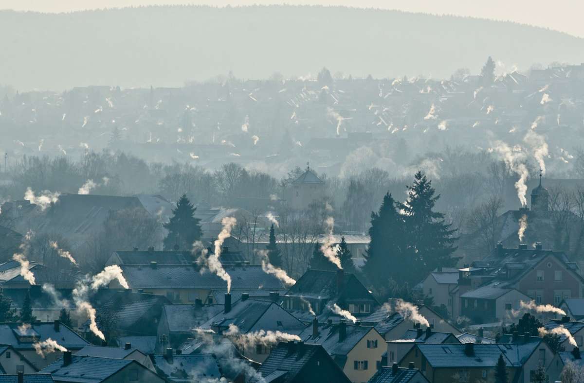 Der Dezember ist kalt, der Gasverbrauch steigt – hier ein Archivfoto aus Bayern. Foto: dpa/Armin Weigel