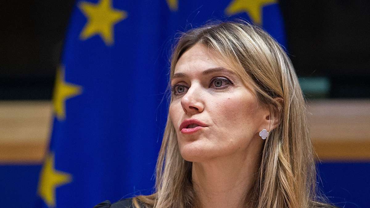 Korruptionsvorwürfe gegen Eva Kaili: EU-Parlament setzt Vizepräsidentin ab