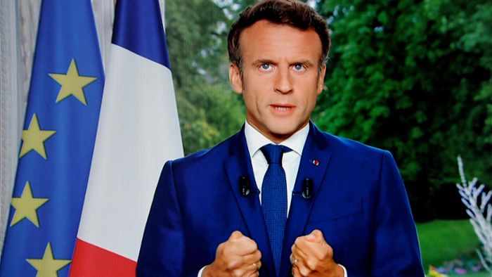 Was Emmanuel Macron nach der Wahlschlappe einfordert