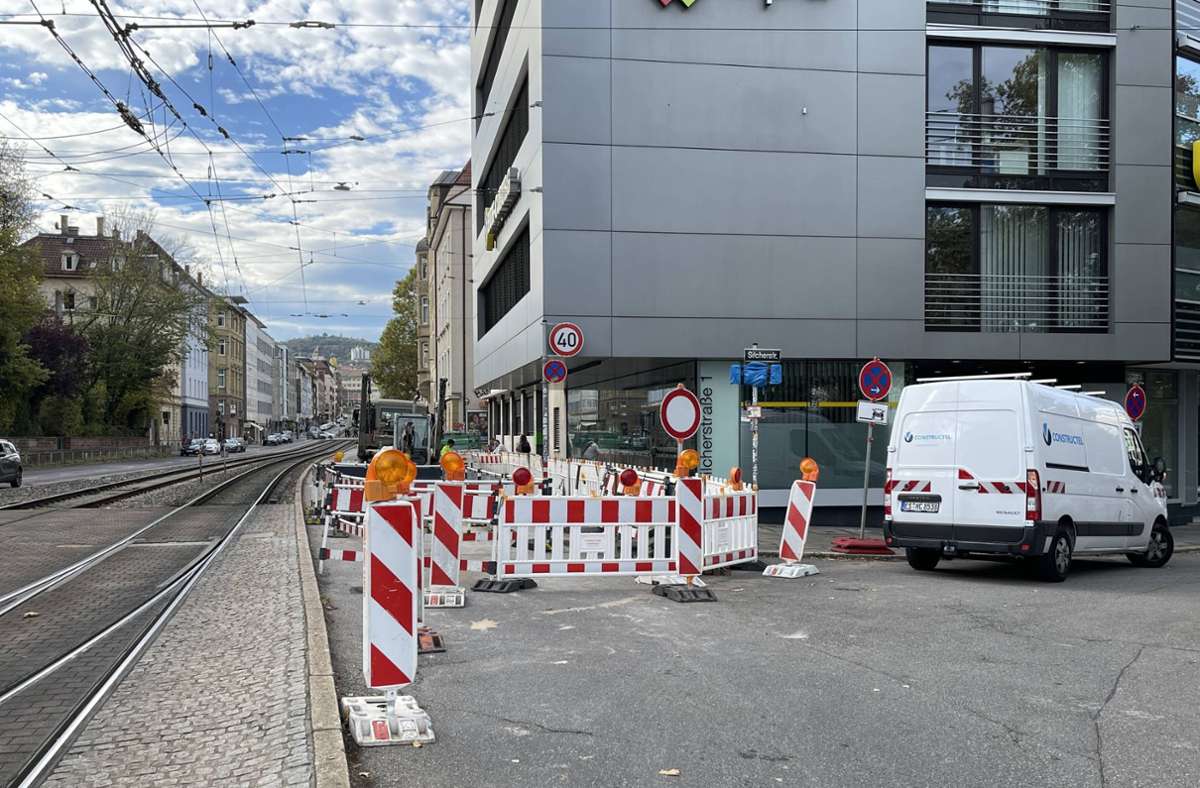 Stuttgart-Mitte: Wasserrohrbruch sorgt für Verkehrsbehinderungen