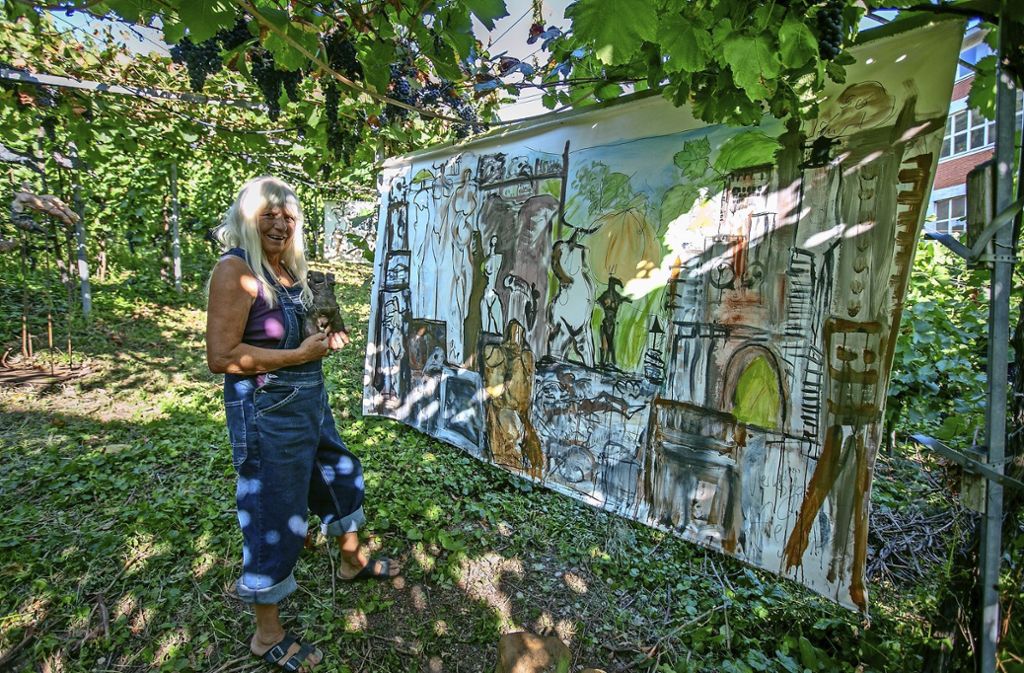 Karin Siegel zeigt ihre Kunst in Kielmeyers Weinberg in der Mettinger Straße – Vernissage ist am Sonntag um 11 Uhr: Karin Siegels Kunst zwischen Weinreben