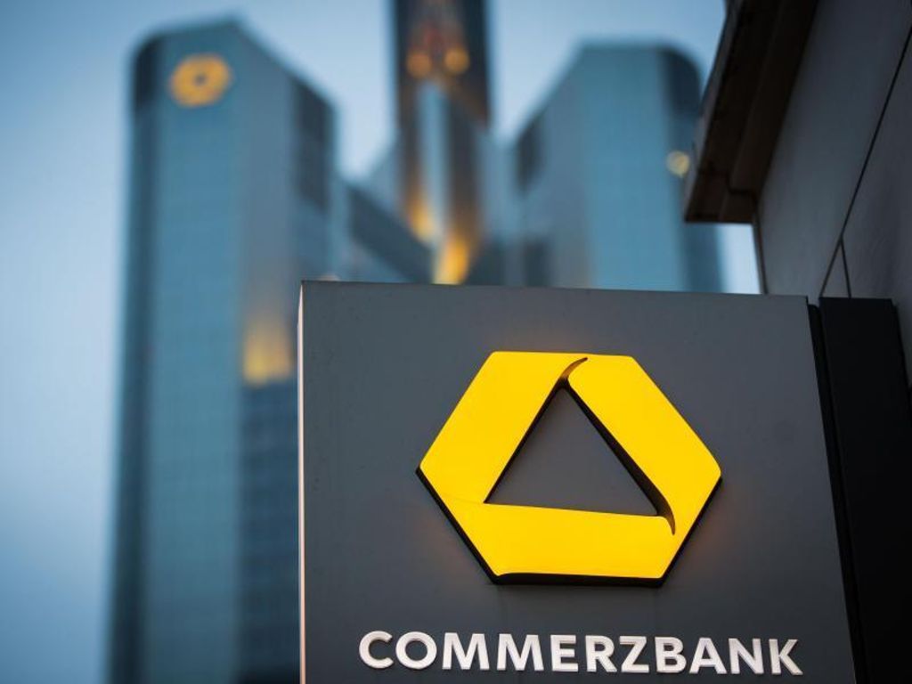 Vorstand sieht Fortschritte: Commerzbank feilt nach Gewinneinbruch an Sparprogramm