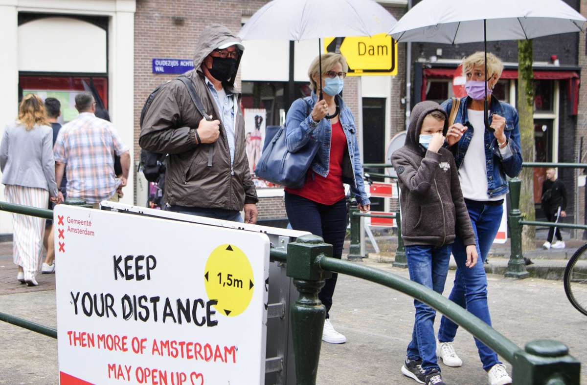 Corona-Pandemie: Amsterdam und Rotterdam führen Maskenpflicht ein
