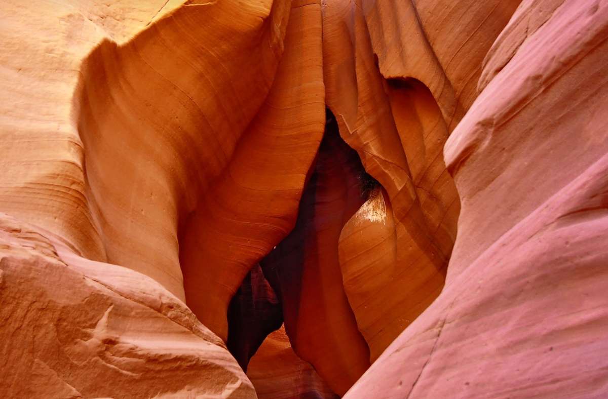 Eine Felsformation in Arizona, USA, die aussieht wie eine Vulva.