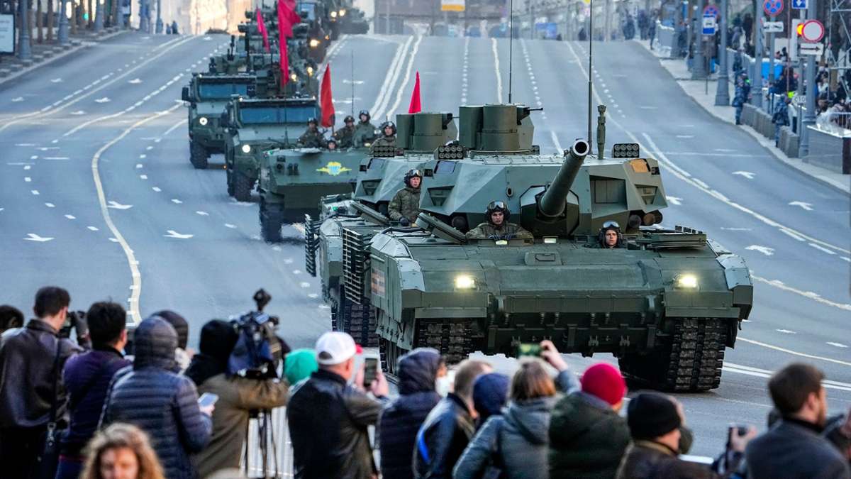 Rüstungsindustrie: Hersteller: Russlands neuester Panzer zu teuer für den Krieg