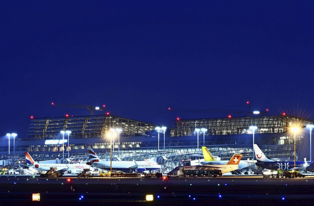 Verkehrsministerium genehmigt neue Entgeltordnung für Flughafen Stuttgart – Zuschüsse klarer geregelt: Für laute Jets steigen die Gebühren drastisch